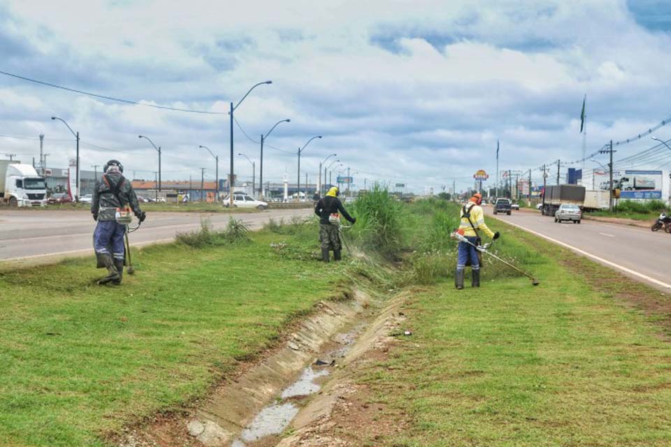 Prefeitura de Porto Velho realiza mutirão de limpeza na BR-364 e no Conjunto Santo Antônio