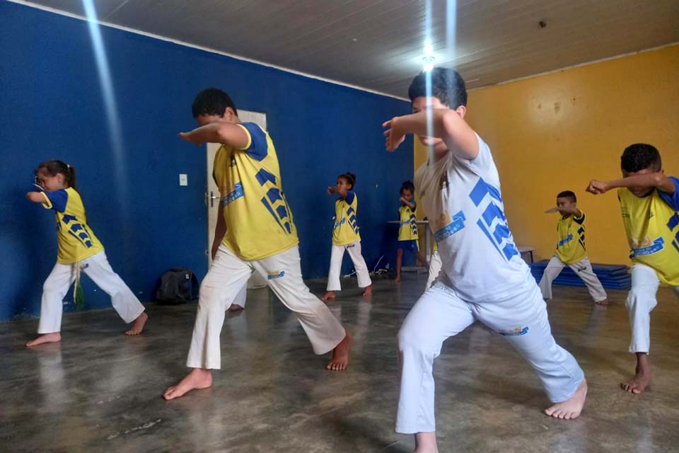 Matrículas abertas para as modalidades de futsal e capoeira a partir desta quinta-feira (8), no Esperança da Comunidade