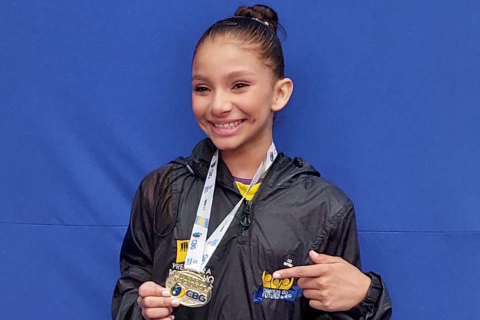 Atleta do Talentos do Futuro conquista ouro no Torneio Nacional de Ginástica Aeróbica