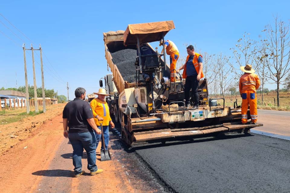 DER inicia pavimentação asfáltica na obra das terceiras faixas na RO-010