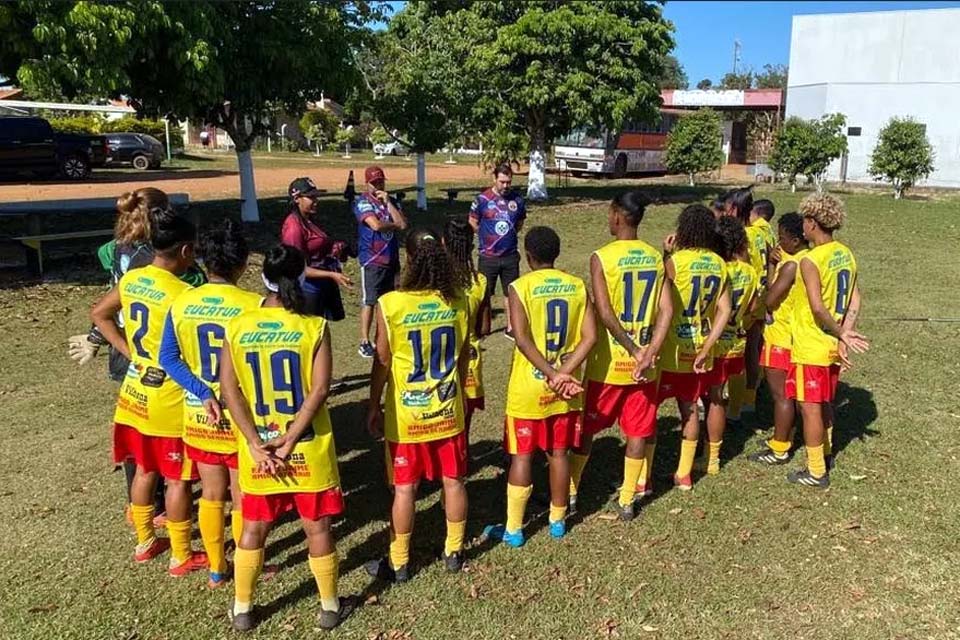 Elenco do Barcelona de Vilhena feminino ajusta últimos detalhes para jogo diante do Rio Branco-AC