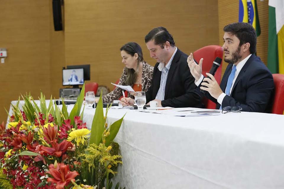 Seminário abre o último dia de comemorações aos 36 anos da promulgação da primeira Constituição de Rondônia