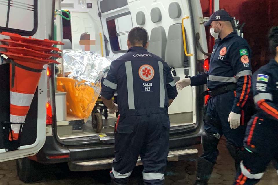 Homem de 28 anos é atacado a tiros e pede ajuda em igreja 