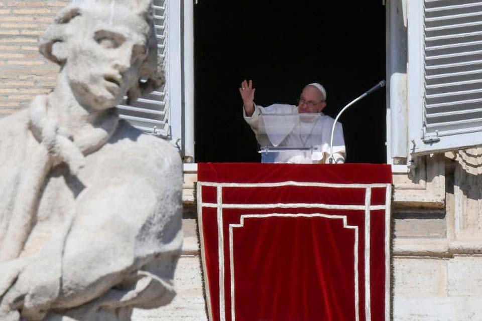 Vaticano e regime comunista chinês renovam acordo histórico sobre bispos