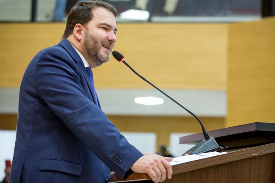 Deputado Alex Redano cobra celeridade na construção da ponte sobre o rio Jamari