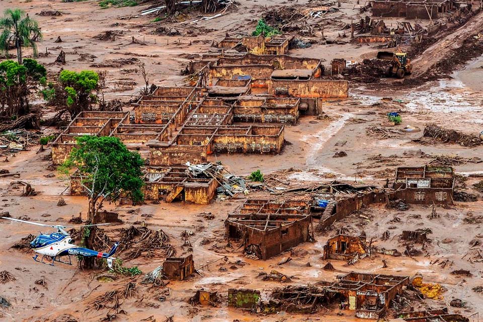 Justiça britânica volta a analisar tragédia envolvendo rompimento de barragem da Samarco 