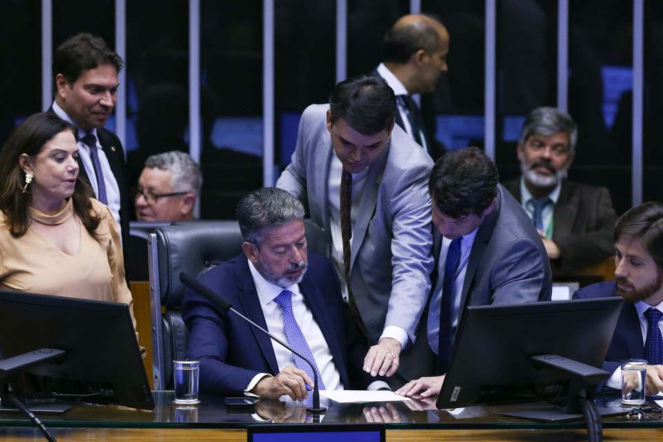 Câmara conclui votação do projeto que altera regras eleitorais