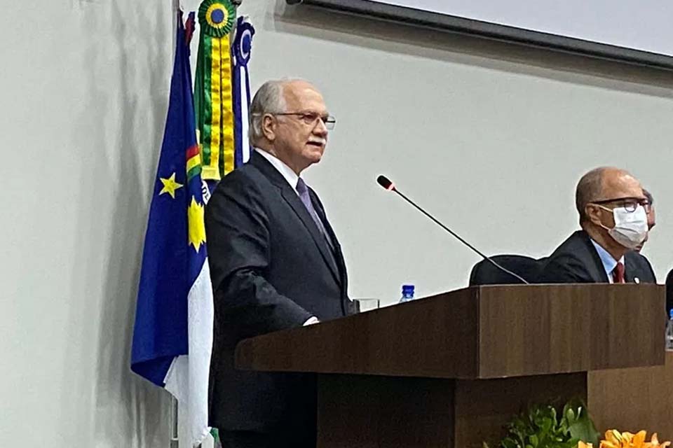 Fachin diz que acatar o resultado das eleições 'é expressão inegociável da democracia'