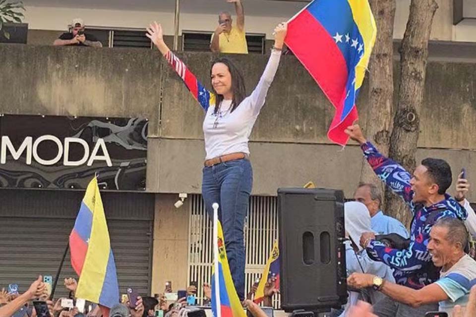 Em pronunciamento, María Corina Machado diz que Maduro consumou golpe de Estado na Venezuela