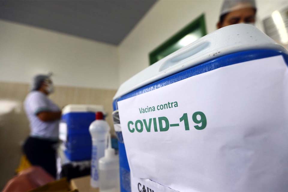 Brasil registra menor média móvel de mortes desde o início da pandemia