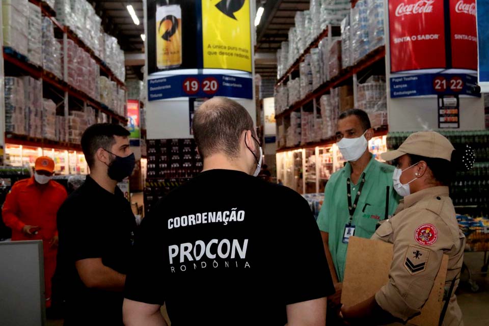 “Operação Decreto” fiscaliza estabelecimentos e orienta comerciantes a evitarem aglomeração em Porto Velho