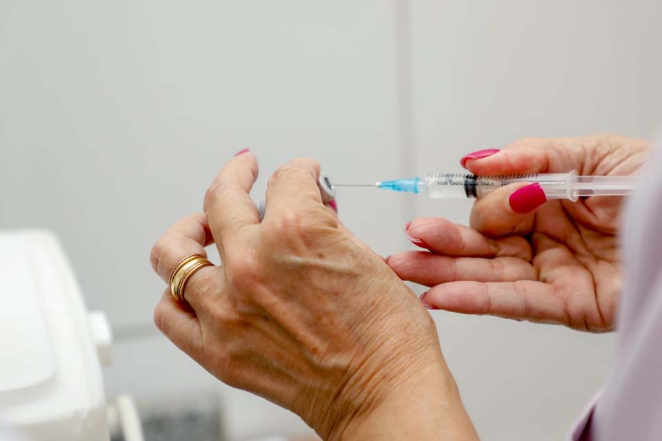 Sesau destaca a importância da vacinação contra HPV como prevenção ao câncer de colo de útero, no Março Lilás