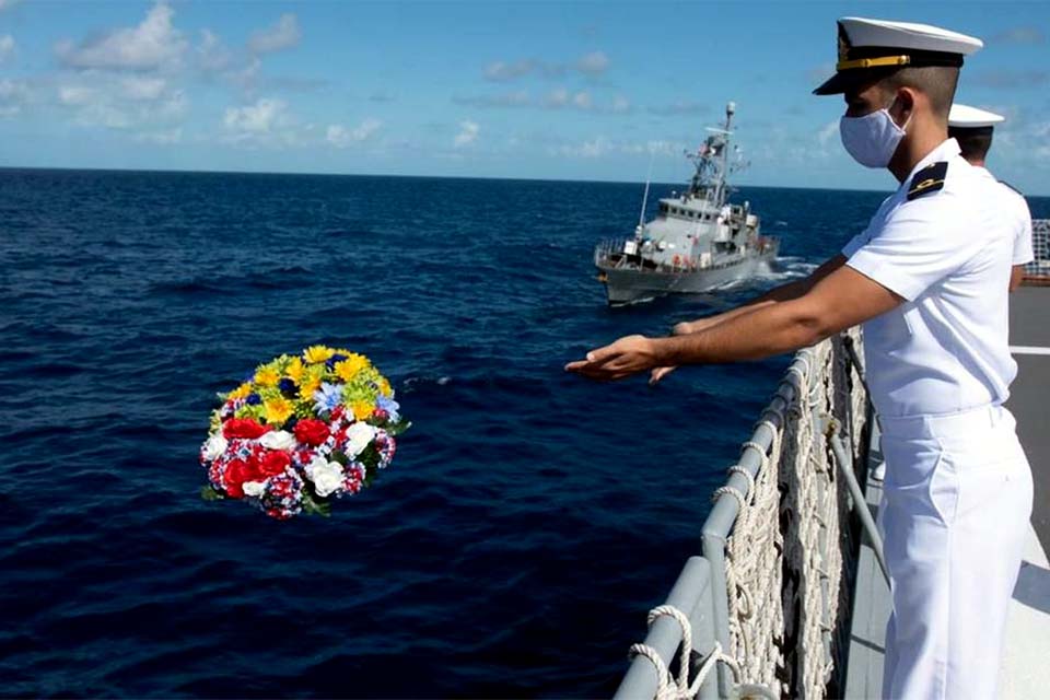 Marinhas dos EUA e Brasil homenageiam veteranos da Segunda Guerra