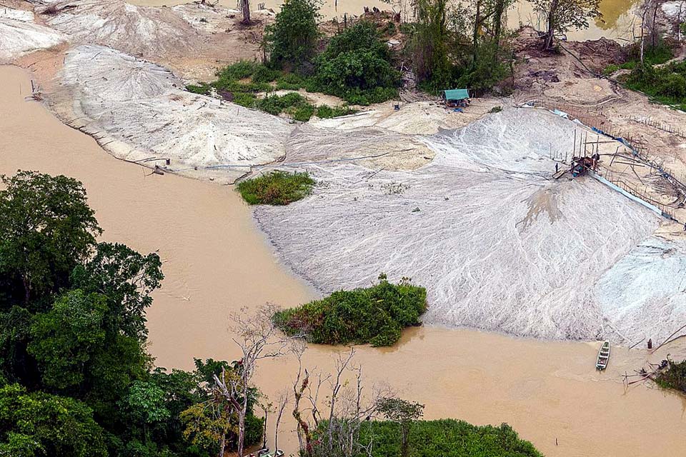 Garimpo de ouro na Amazônia cresceu mais de 90% em oito anos