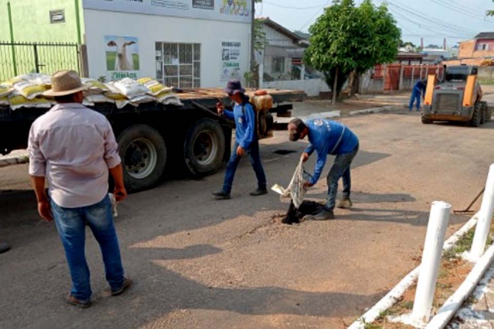 Prefeitura realiza operação de tapa buracos; vias começam a ser recuperadas no município