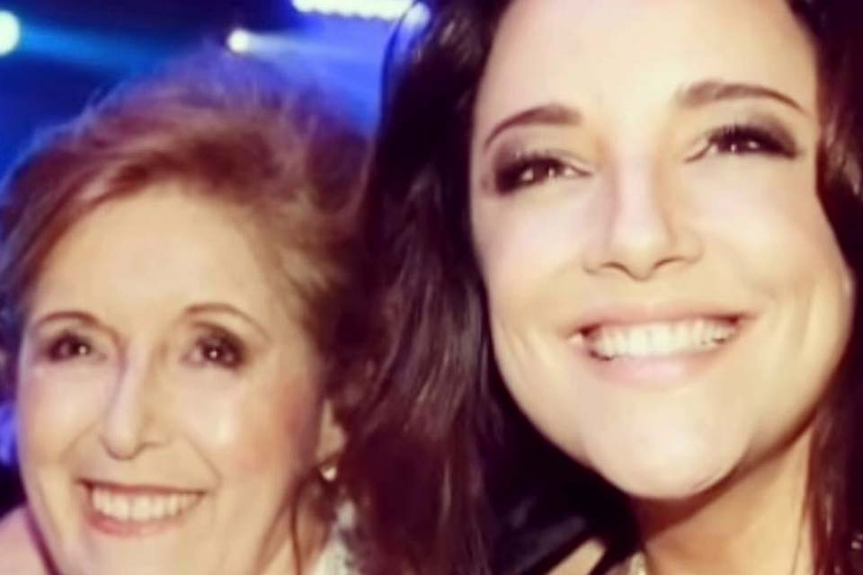 Ana Carolina faz post em homenagem à mãe no dia que ela completaria 87 anos