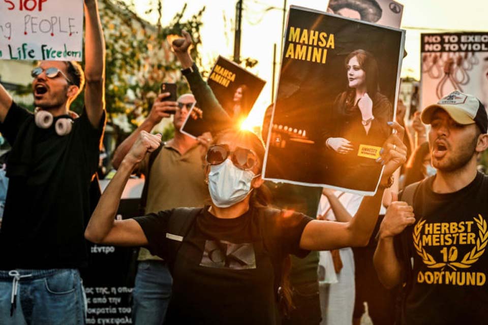 Protestos no Irã continuam apesar apesar do aumento da repressão