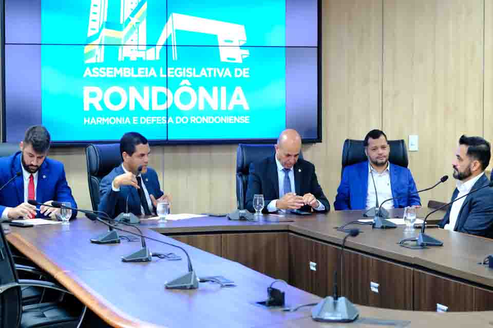 Comissão de Transportes e Obras recebe diretor-geral do DER coronel Éder Dias