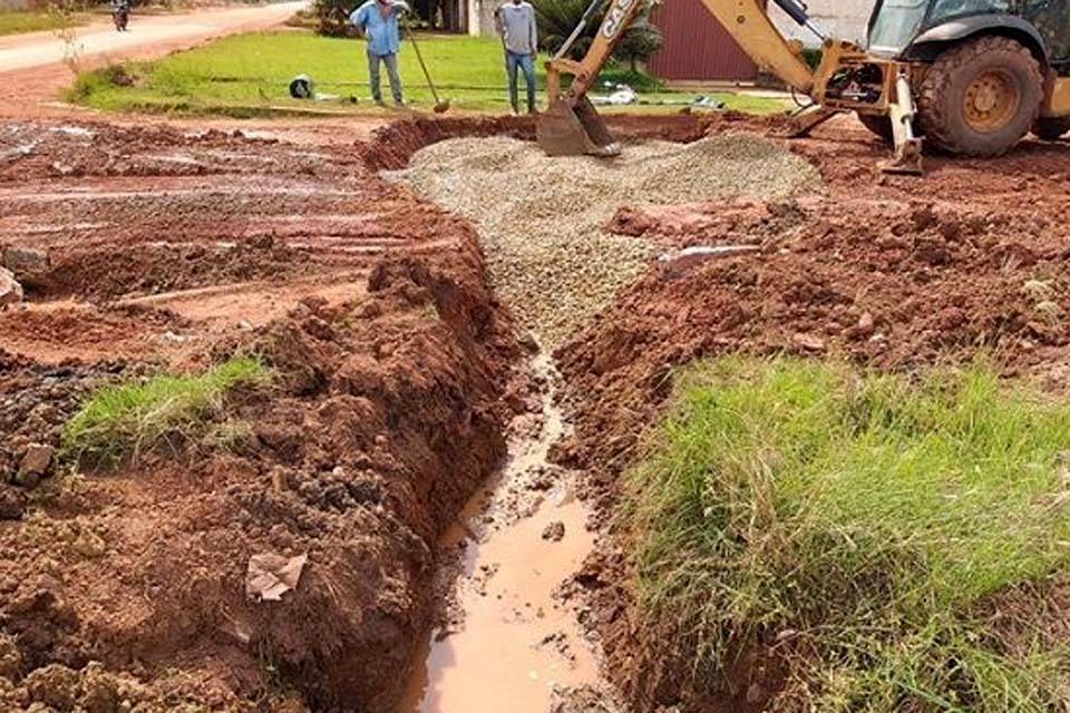 SEMUSP prossegue com trabalhos de infraestrutura e limpeza pública nos bairros de Pimenta Bueno