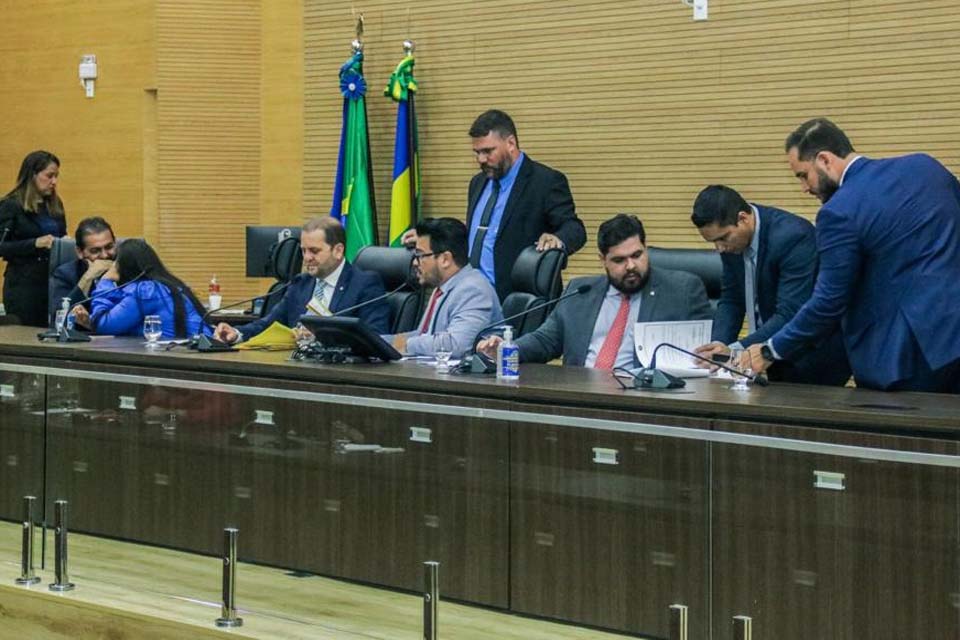 Deputados aprovam auxílio de assistência especial para servidores da Assembleia Legislativa de Rondônia