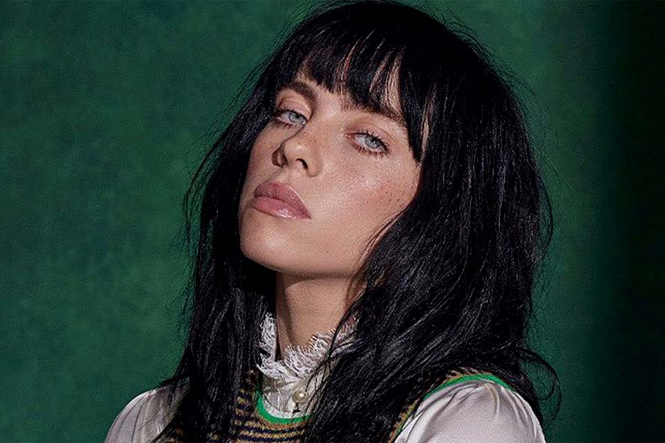 Billie Eilish revela ser 'atraída por mulheres': 'Me tornando uma pessoa que realmente amo'