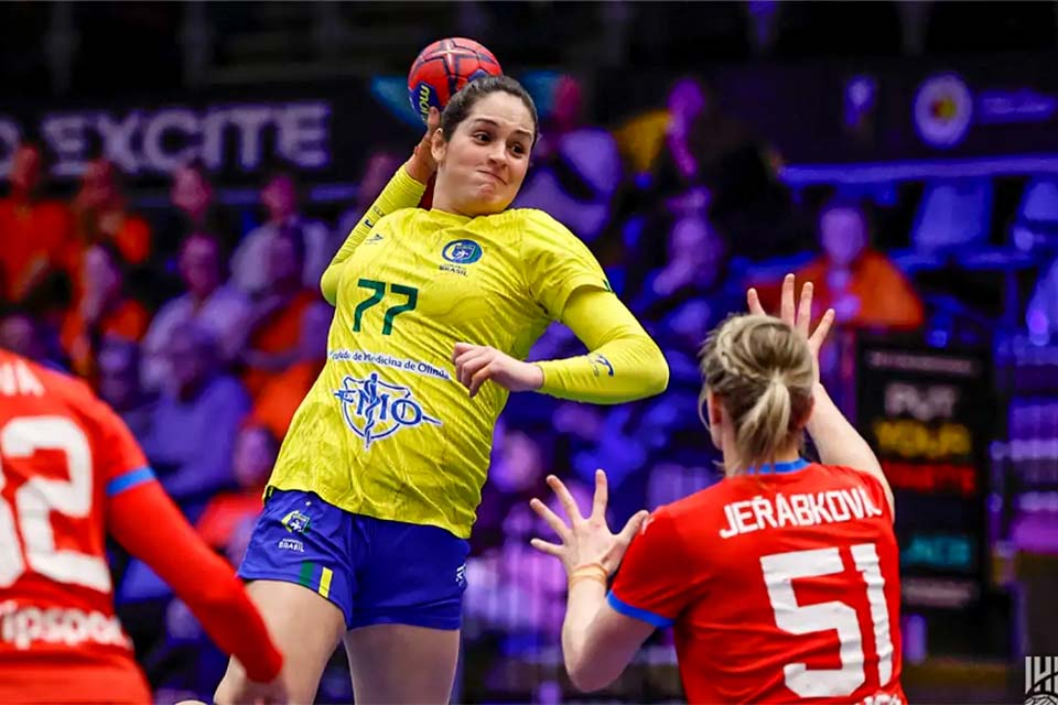 Brasil vence República Tcheca no Mundial de handebol feminino