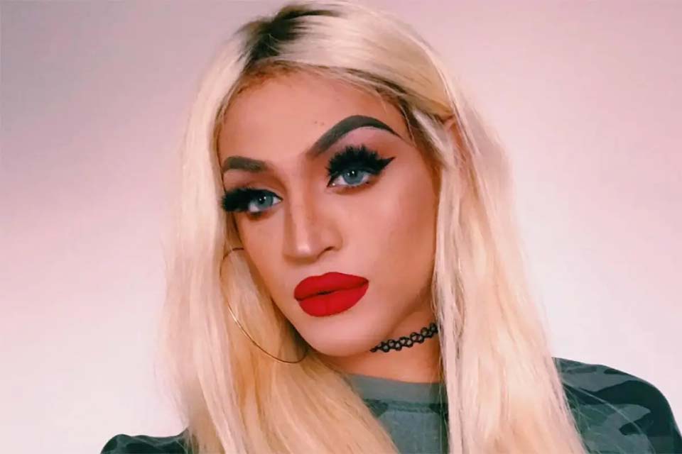 Pabllo Vittar desabafa após ter contas bancárias bloqueadas pela Justiça: 'Nojentos'