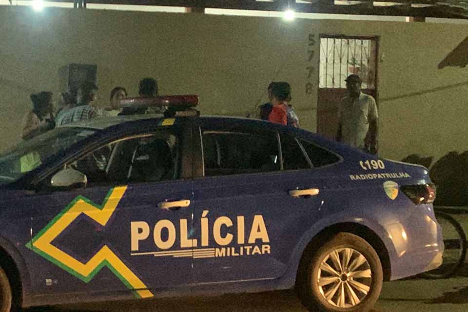 Promotor de vendas é atacado a tiros em frente de comércio na zona leste