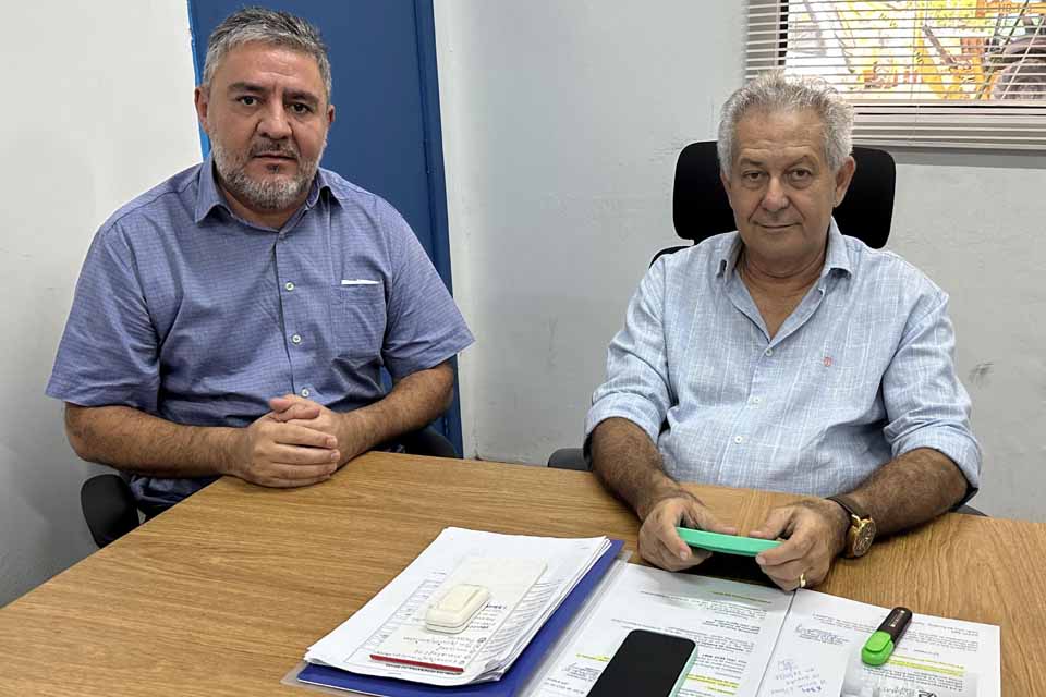 Vereador Fogaça visita secretário Carlos Magno e apresenta pedido para a volta do caminhão pipa ao distrito de Rio Pardo