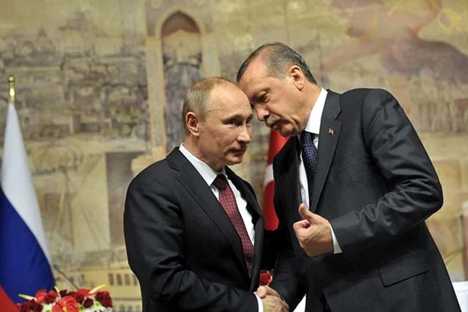 Putin aceita visitar Erdogan, que tenta renegociar acordo do Mar Negro