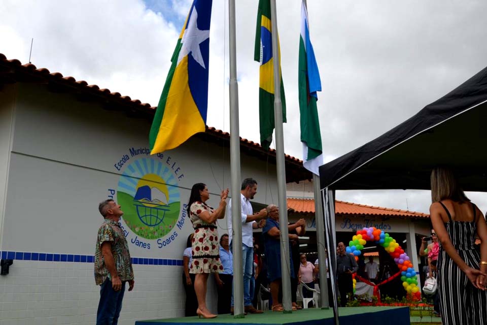 Prefeitura inaugura escola de educação infantil e séries iniciai