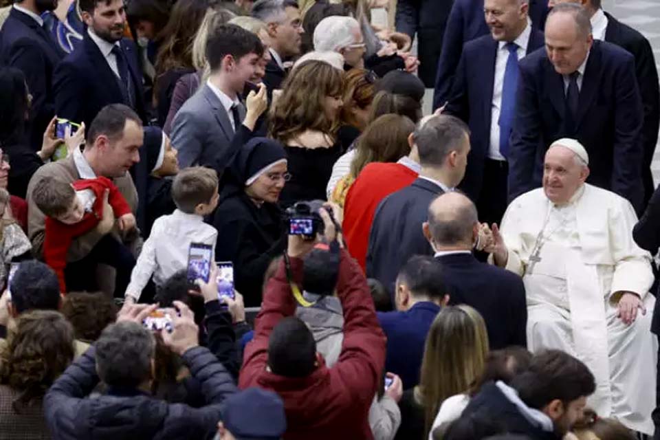 Papa alerta sobre perigos do abuso de poder em discurso para a Cúria Romana 