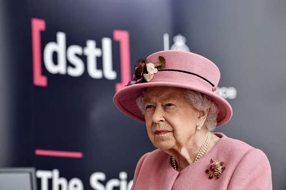 Elizabeth II não participará da COP26 'por recomendação médica'