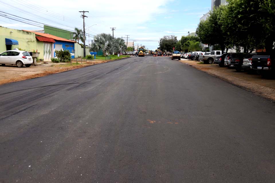 Prefeitura realiza tapa buraco, recapeamento e encascalhamento em diversas ruas da capital  