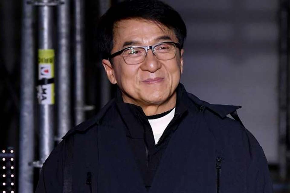 Jackie Chan oferece recompensa para quem descobrir cura para o coronavírus