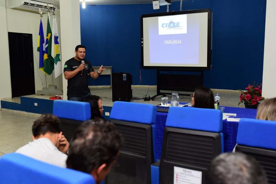 Semed promove capacitação para agentes de vigilância; este é o segundo treinamento realizado com os vigilantes escolares