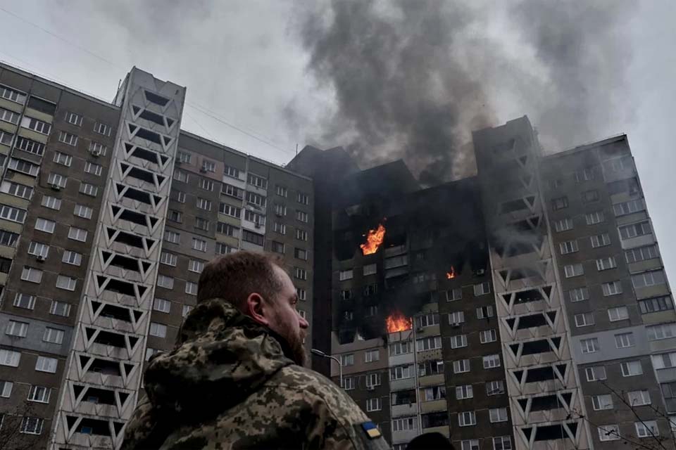 Polônia posiciona aviões após bombardeios russos perto de fronteira