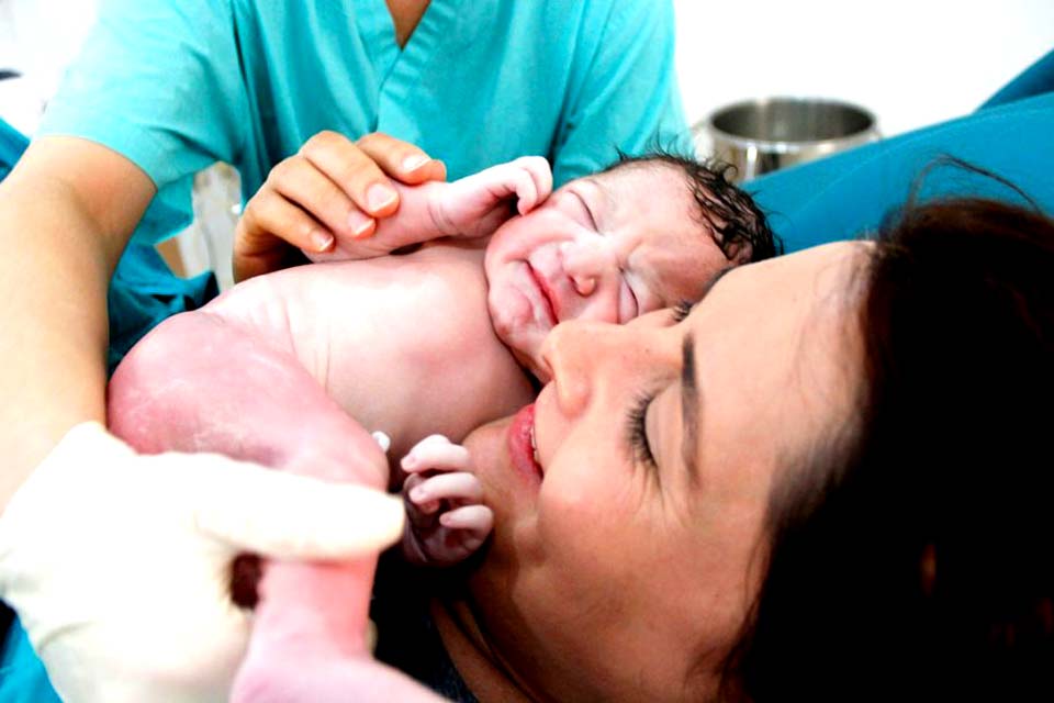 Agora é lei, gestantes podem optar por cesárea na hora do parto