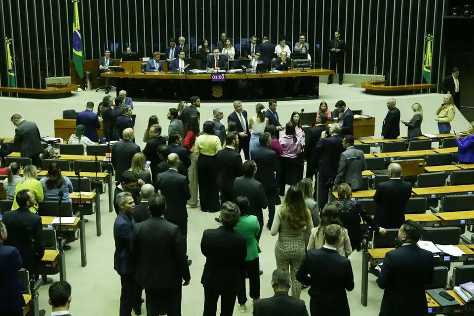 Ação contra emendas impositivas quer devolver orçamento ao Executivo