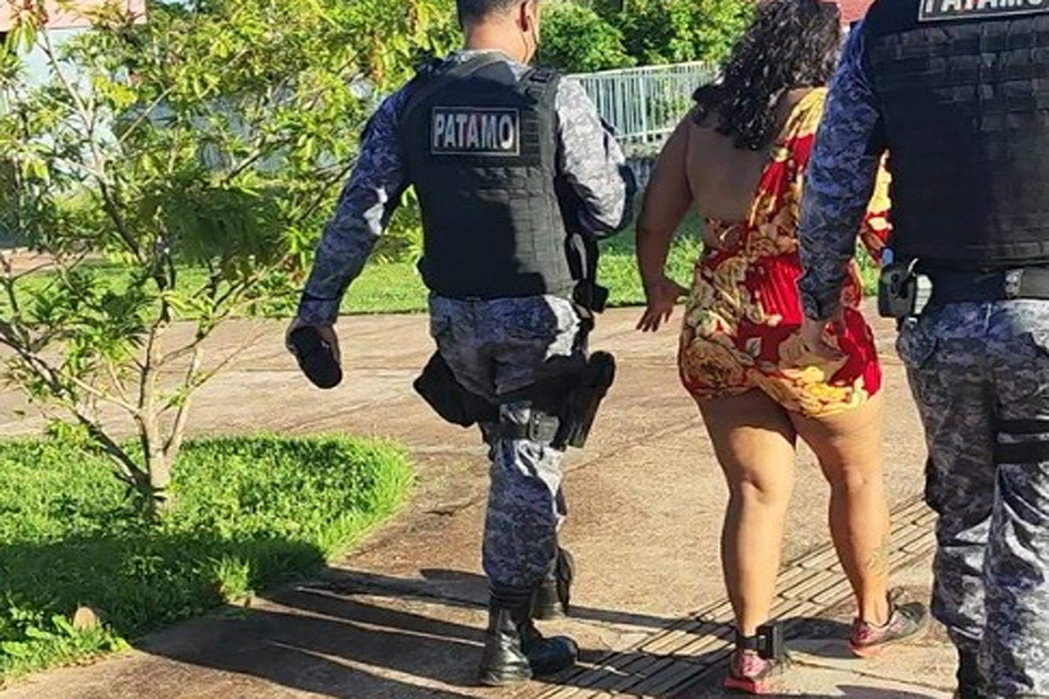 Mulher com mandado de prisão em aberto é presa pela equipe do PATAMO