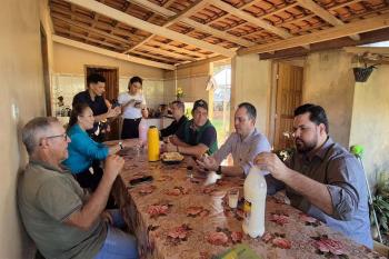Deputado Jean Oliveira e Vice-Governador Sérgio Gonçalves Visitam Agroindústria de Iogurte da Família Eggert em Alta Floresta