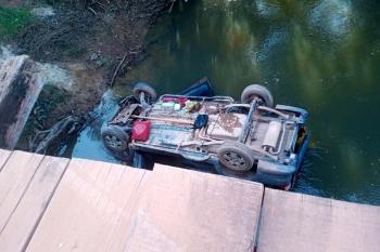 Idoso morre após carro cair em ponte na linha 176 em Rolim de Moura
