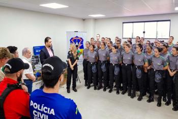 Delegado Camargo participa de entrega uniformes e equipamentos para a academia da Polcia Civil