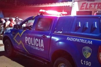 Homem é encontrado morto com sinais de violência dentro de residência