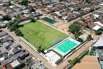 Governo de Rondônia entrega em vários municípios espaço de esporte e lazer 