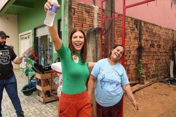 Caminhada nas avenidas Mamor e Guapor confirma forte adeso da candidatura da Juza Euma Tourinho para a prefeitura