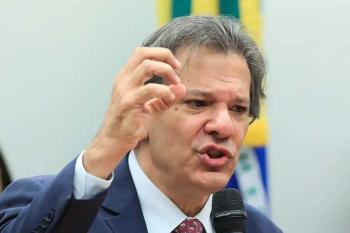 Ordem é negociar e não retaliar, diz Haddad sobre tarifas dos EUA