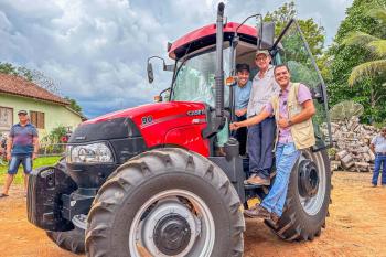 Deputado Cssio Gois fortalece agricultura familiar com investimento de R$ 300 mil em trator de ltima gerao