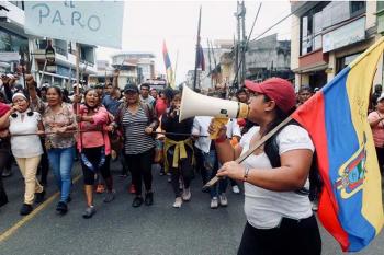 Oposição no Equador vê derrota de presidente Noboa em referendo