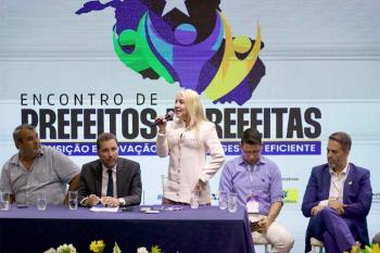 Ieda Chaves incentiva gestores municipais a cuidar das pessoas e dos animais em novos mandatos